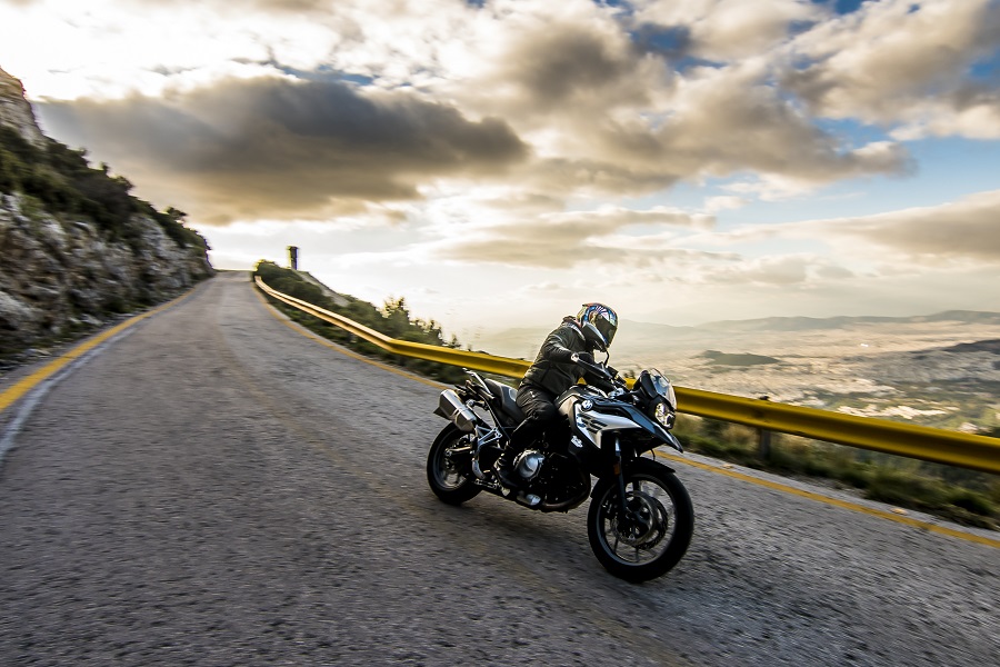 BMW F750GS action 3