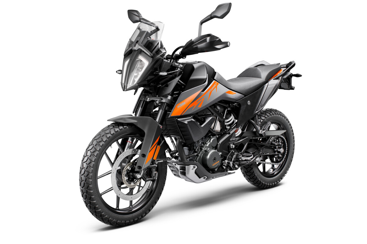 417267 KTM Adventure 390 MY22 BLACK Front Left EU Global