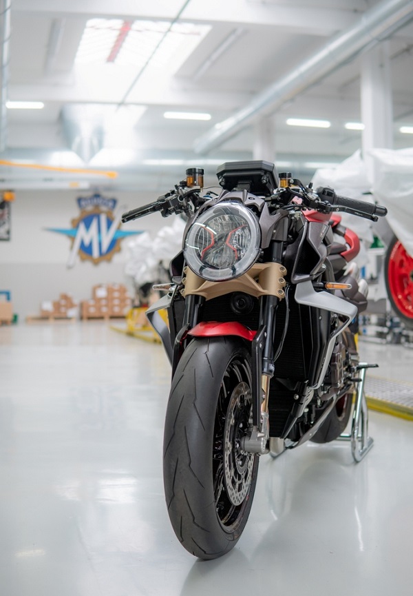 mv agusta superveloce brutale 1000 serie oro sold out 2