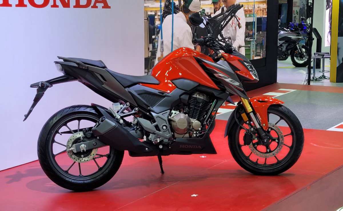 Honda CB300F 2023 1