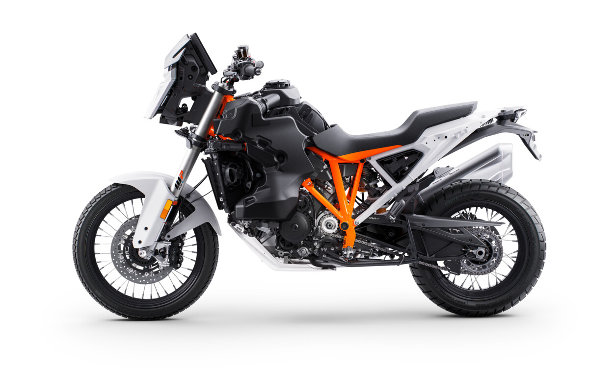 2025 KTM 1390 SUPER ADVENTURE R 19