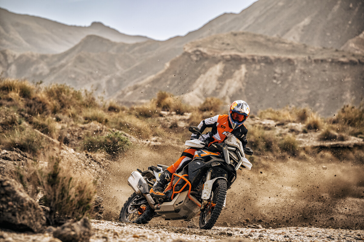 2025 KTM 1390 SUPER ADVENTURE R 8