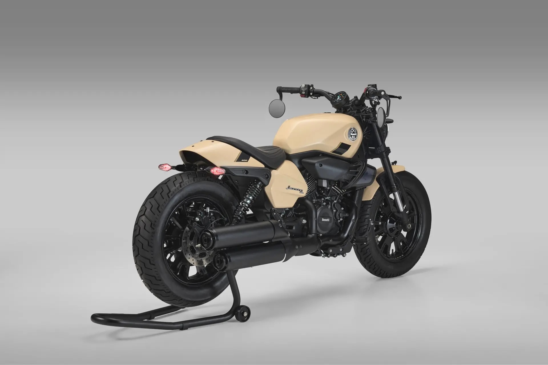 benelli leoncino bobber 400 desert tan 7.jpg