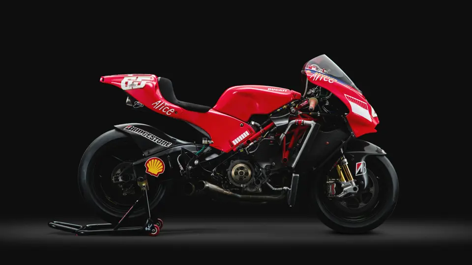 Ducati Desmosedici GP6 Capirossi 3