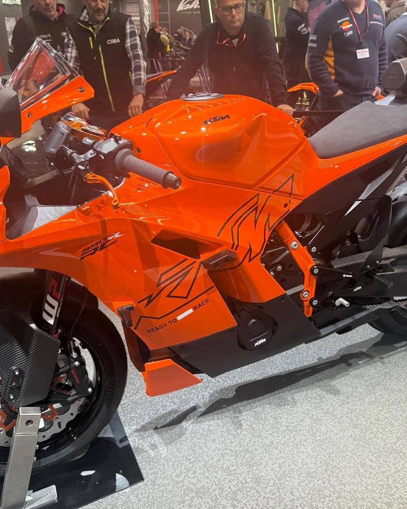 KTM 990 RC R 2025 4