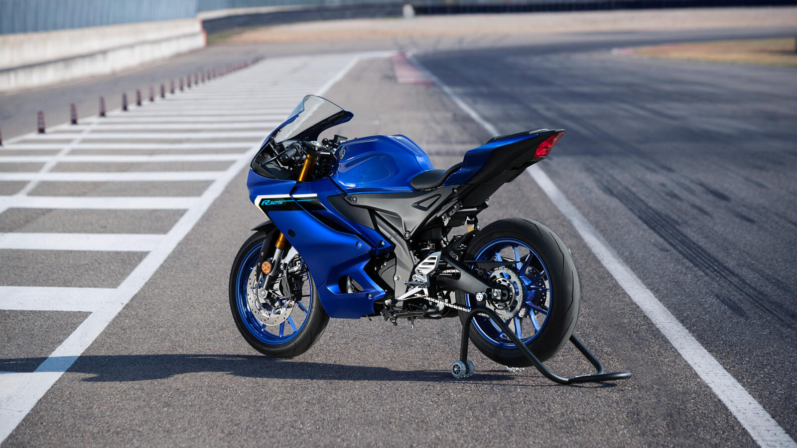 2025 YAM YZF R125 EU DPBMC STA 003 03 preview