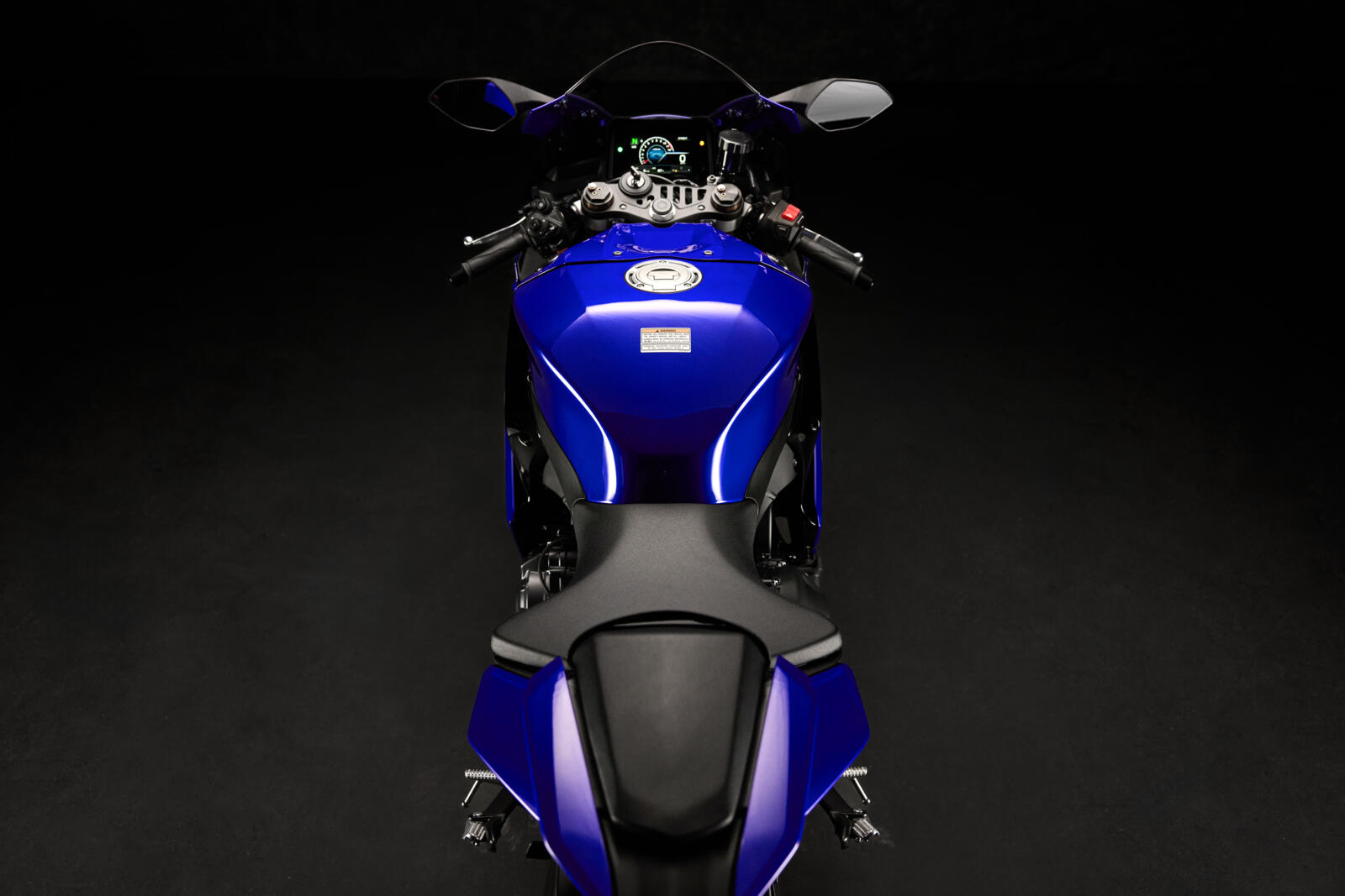 2025 YAM YZF900R9 EU DPBMC DET 003 03 preview