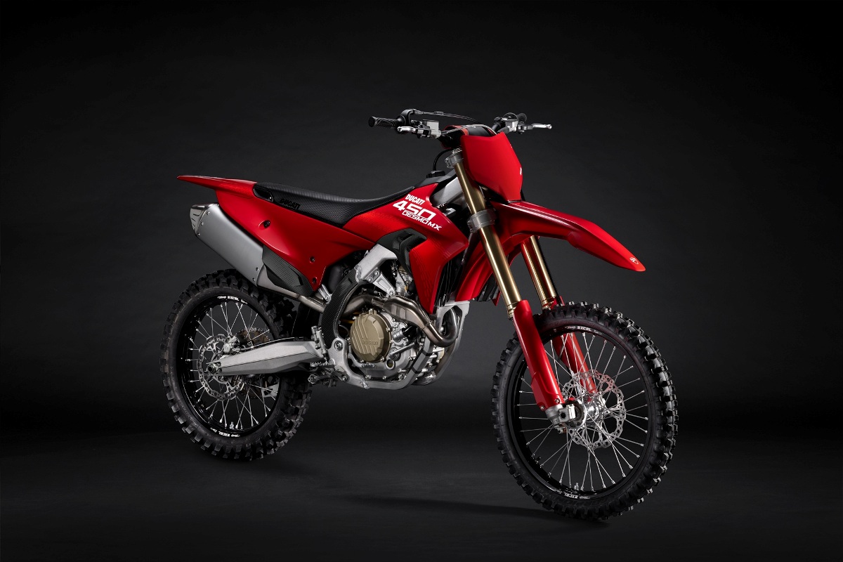 04 MY26 DESMO450 MX STUDIO 16 UC775632 High