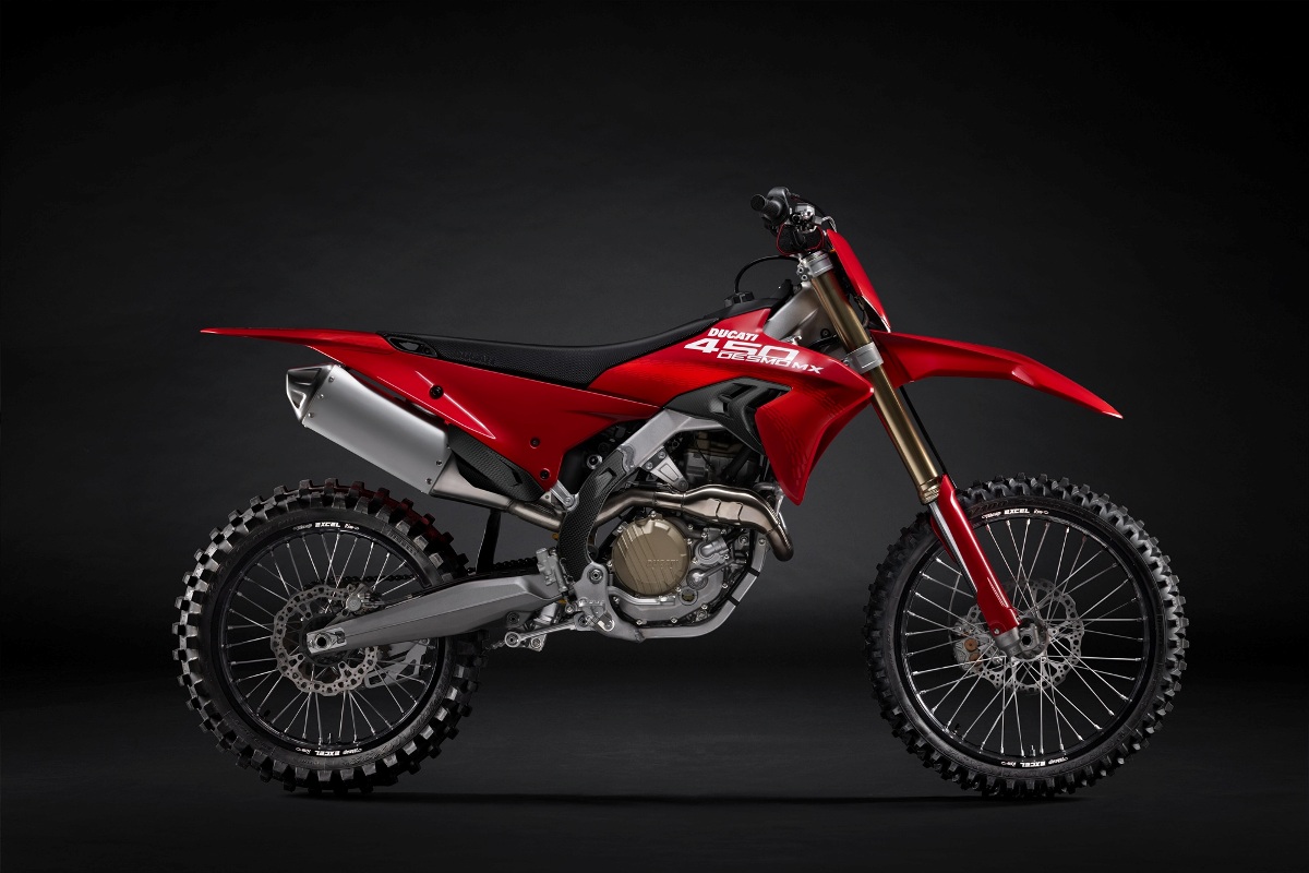 05 MY26 DESMO450 MX STUDIO 9 UC775633 High