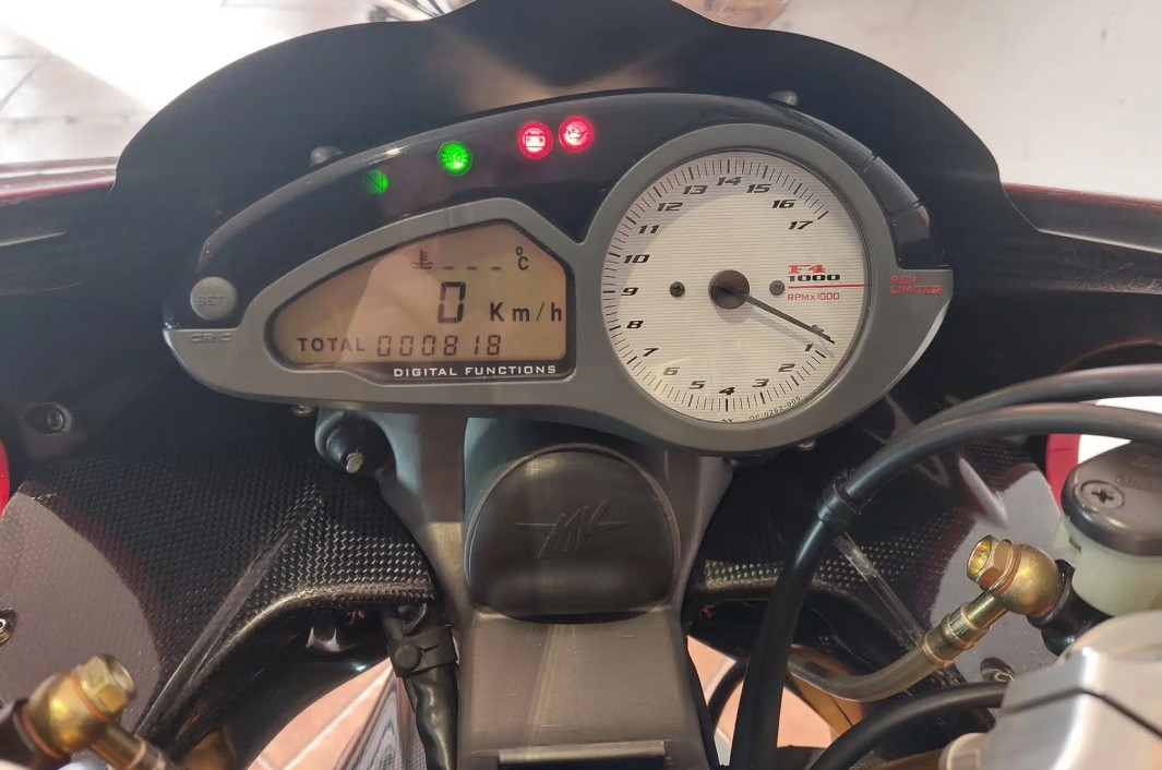 MV Agusta F4 1000 Tamburini Replica 3