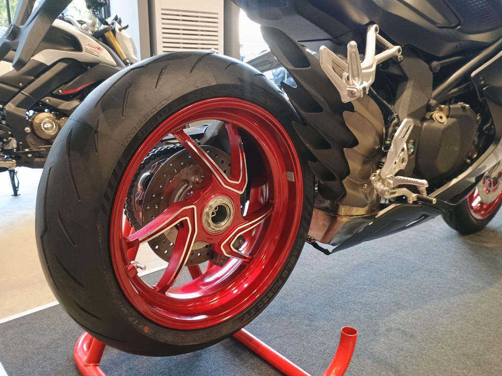 QJMOTOR SRK 921 RR 2025 3