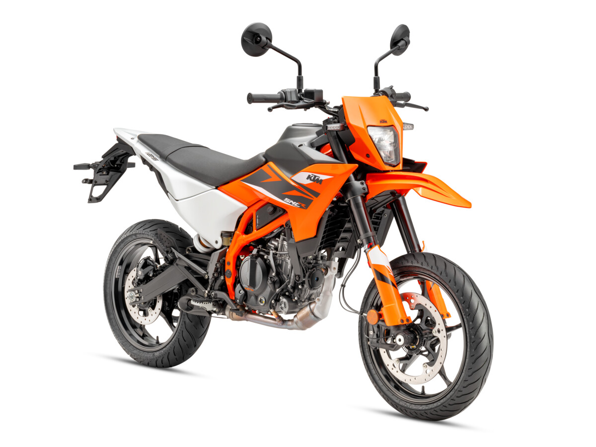 2025 KTM 125 and 390 SMC R 7