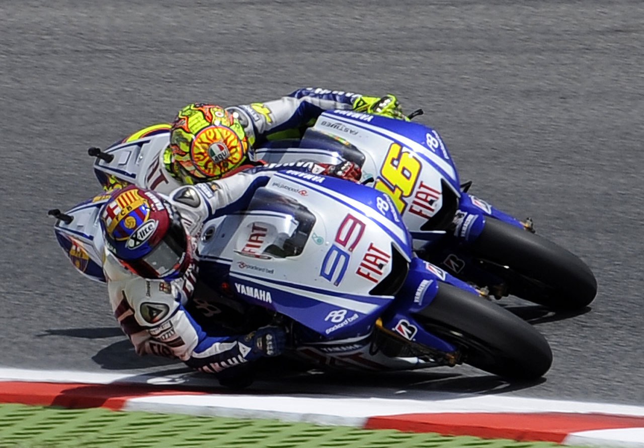 valentino rossi jorge lorenzo yamaha motogp 1