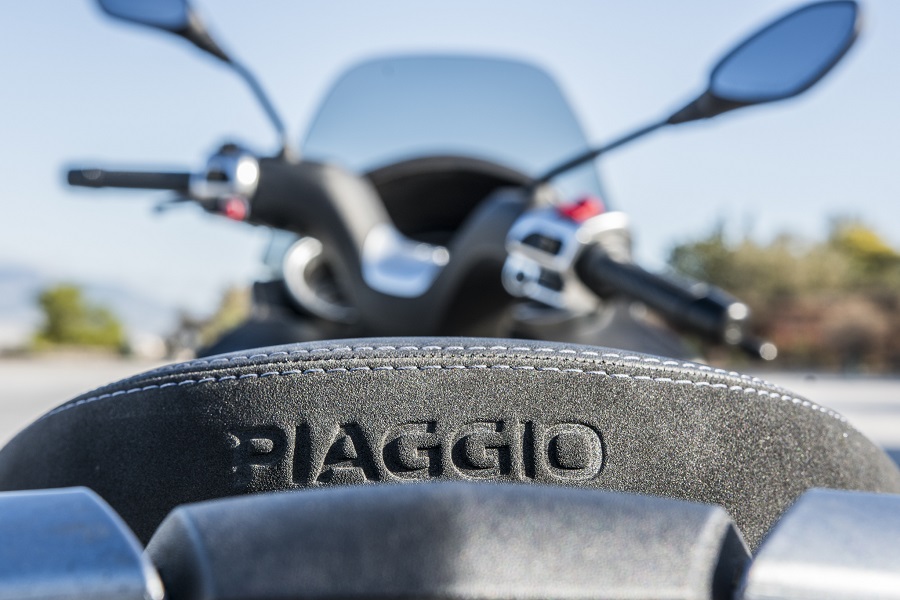 piaggio mp3 300 hpe 2019 details 5