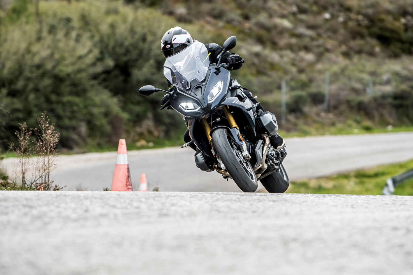 BMW R1250RS action 6