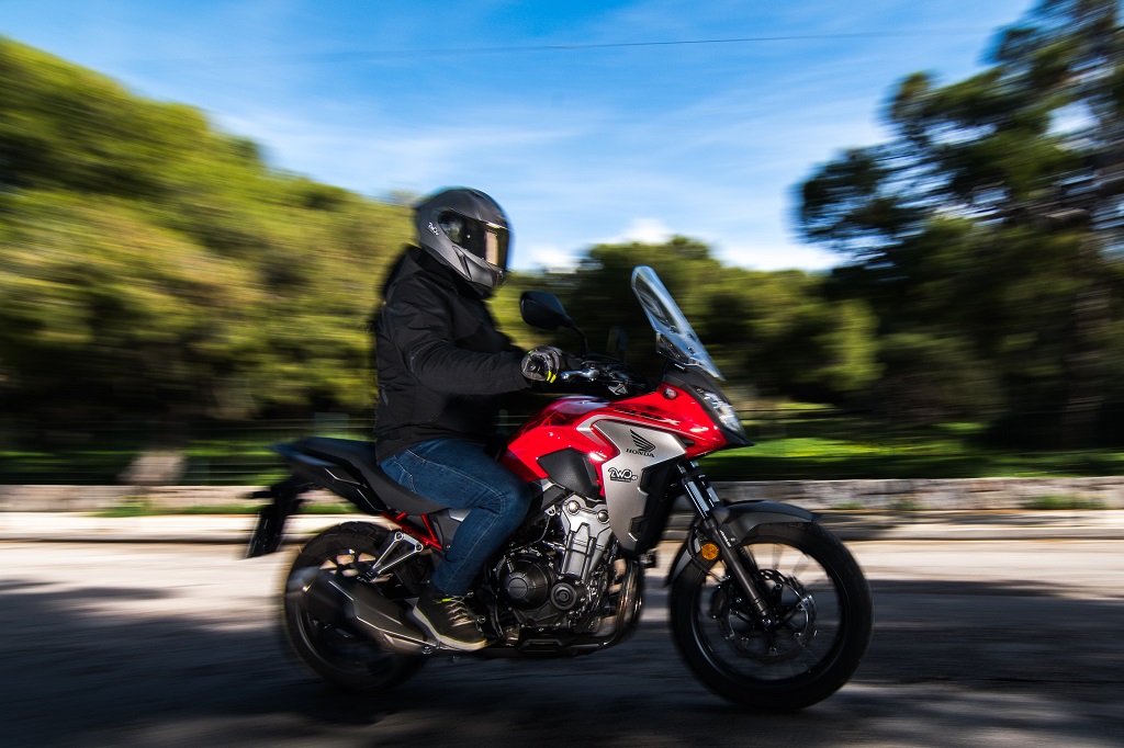 Honda CB500X 2021 action 5