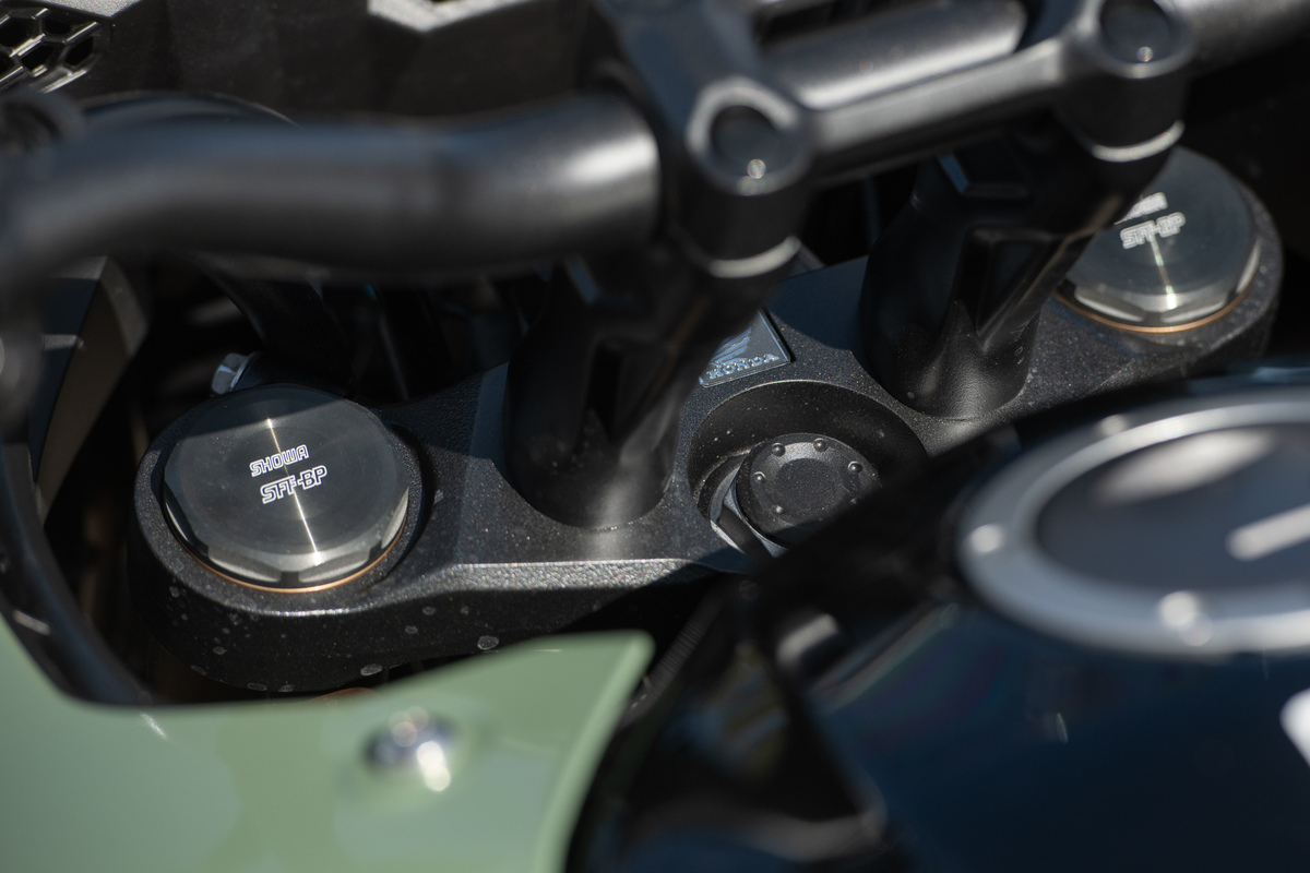 Honda CB500X 2022 details 2wo 7