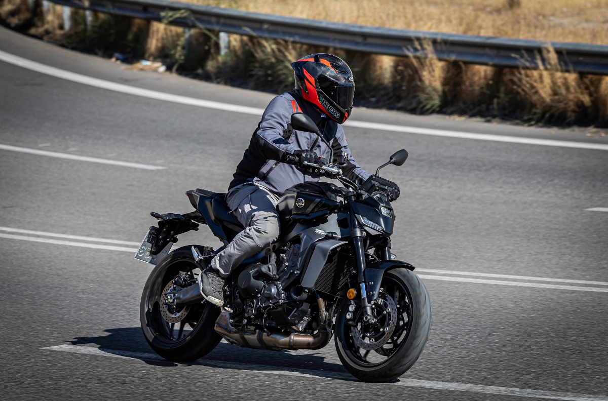 YAMAHA MT 09 Y AMT 2wo 992